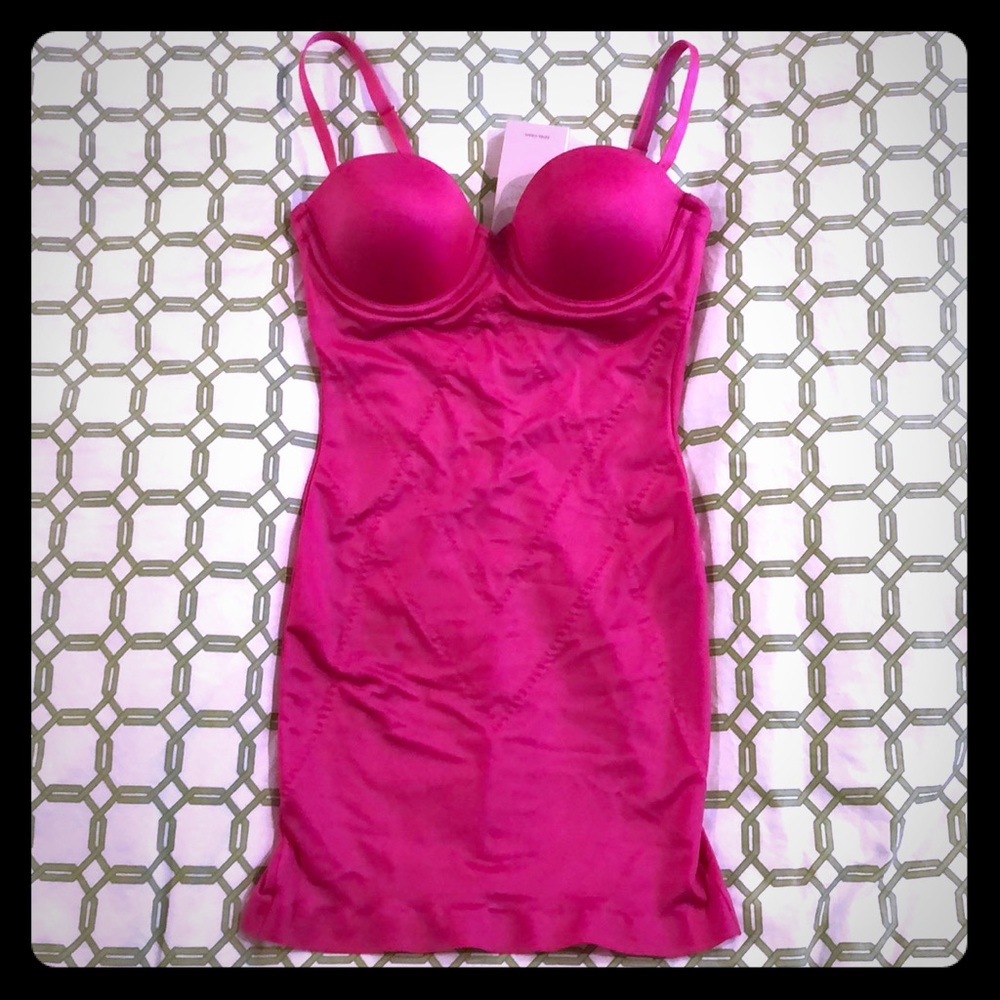 VS 💕 Power Figure Cupped Shaping Slip PINK 32C XS